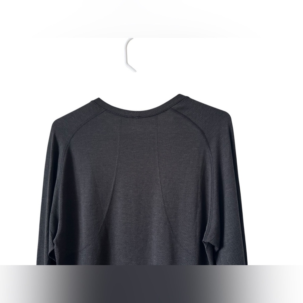 Lululemon Metal Vent Tech Long Sleeve Shirt Dark Charcoal Gray MEDIUM - Picture 8 of 9